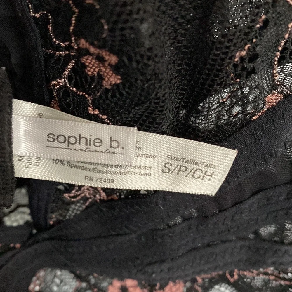 Sophie B. Floral Bodysuit. Size Small